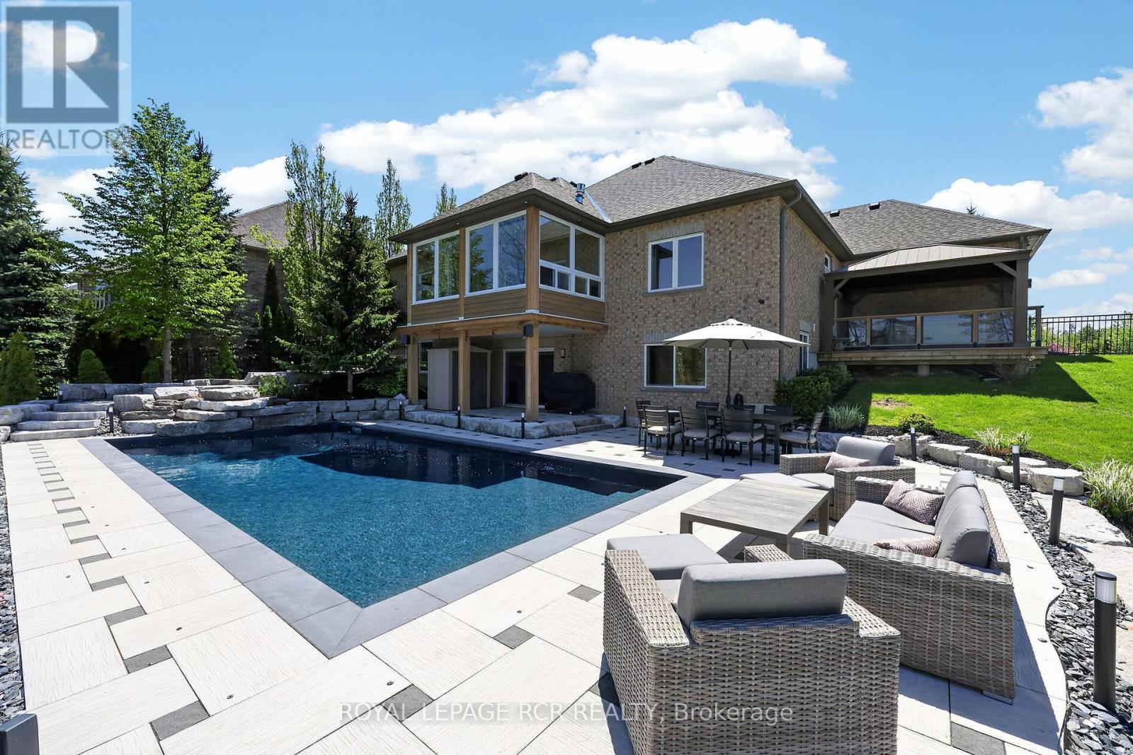78 GLENHURON DRIVE - 32