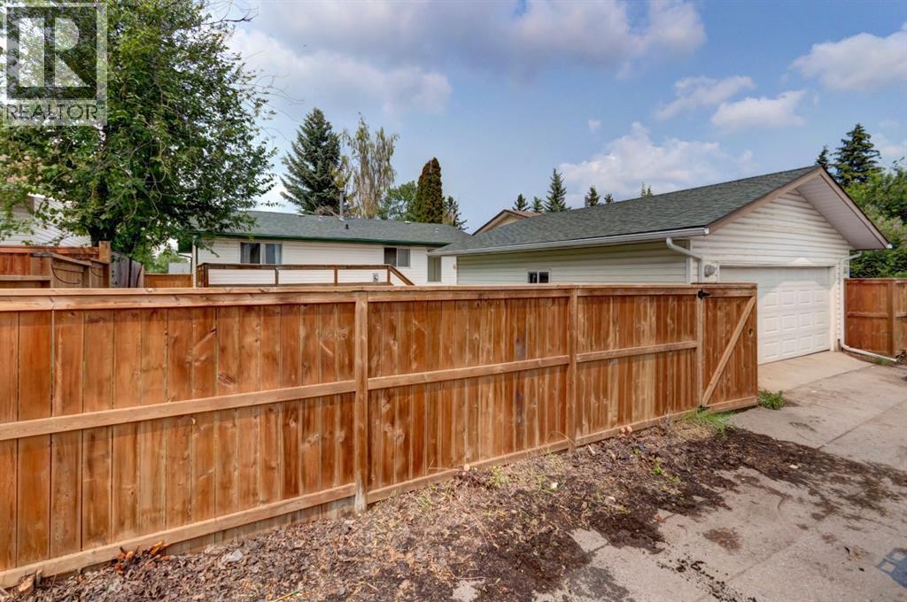 423 Queen Anne Way SE — photo 32