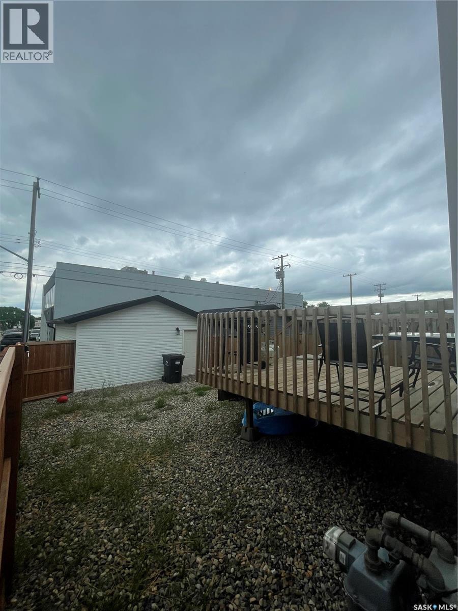 1530 B AVENUE N - 11