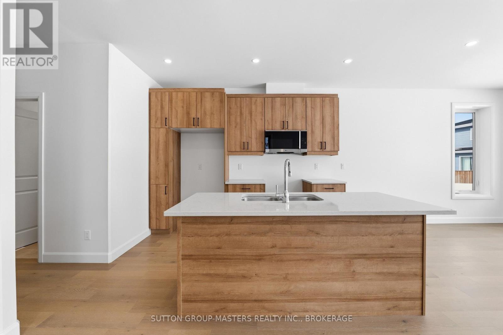 218 SUPERIOR DRIVE - 4