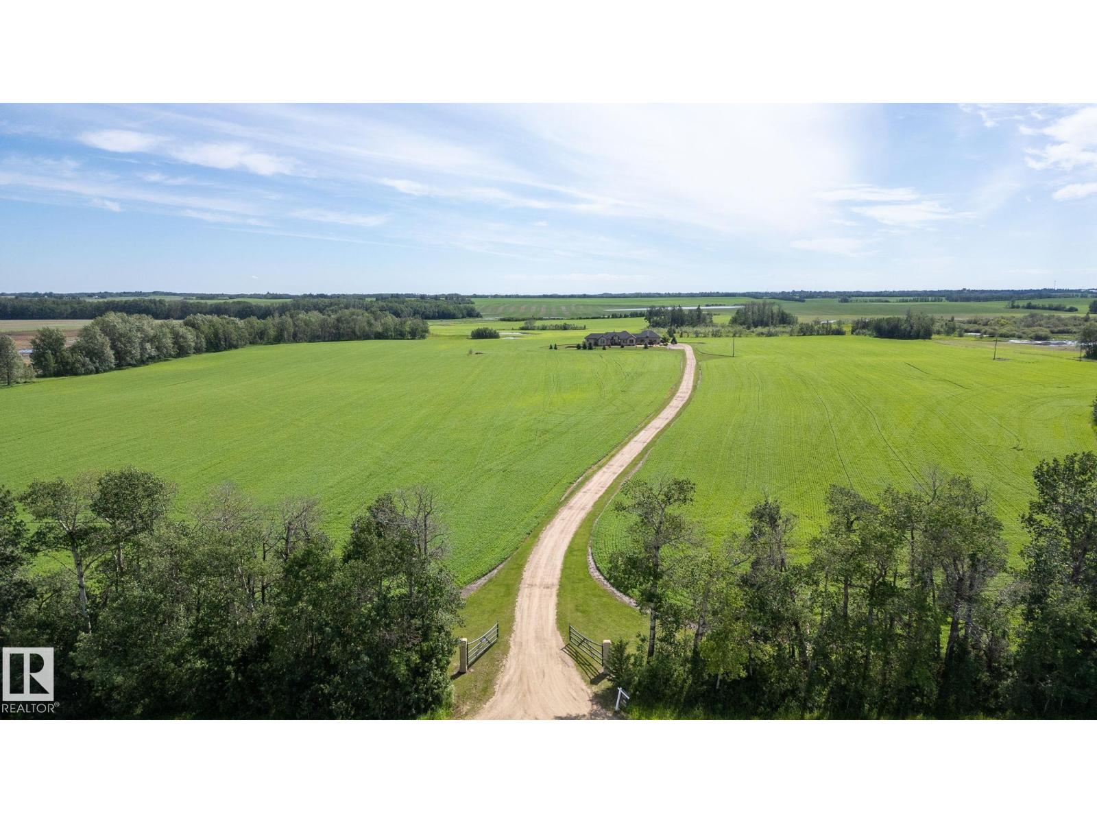 56229 RGE ROAD 242 - 43