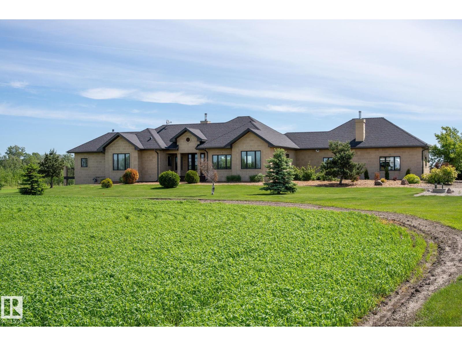 56229 RGE ROAD 242 - 1