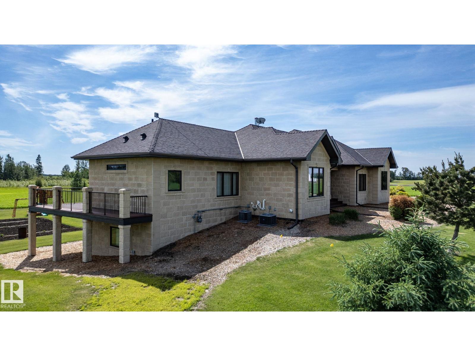 56229 RGE ROAD 242 - 50