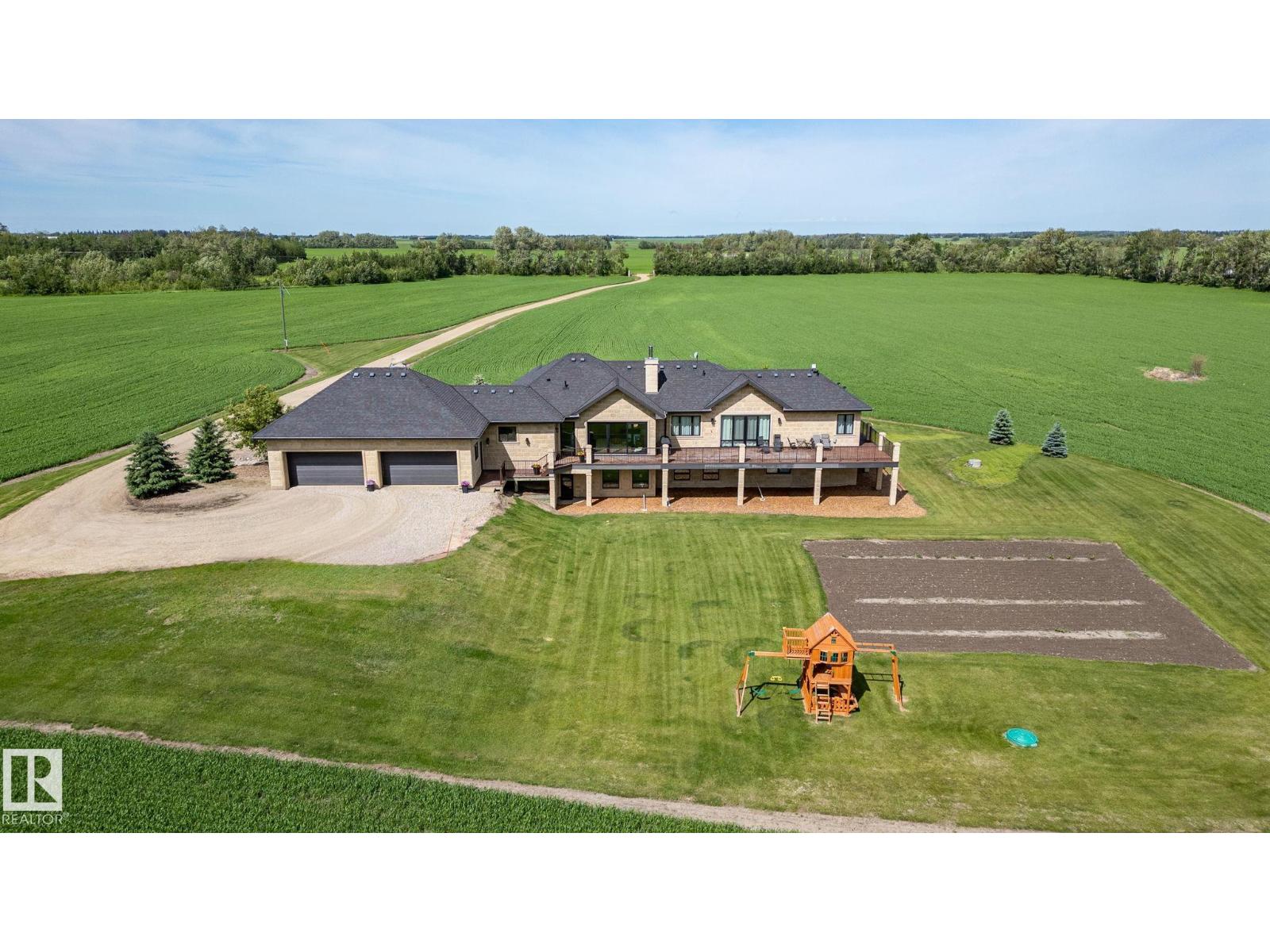 56229 RGE ROAD 242 - 56