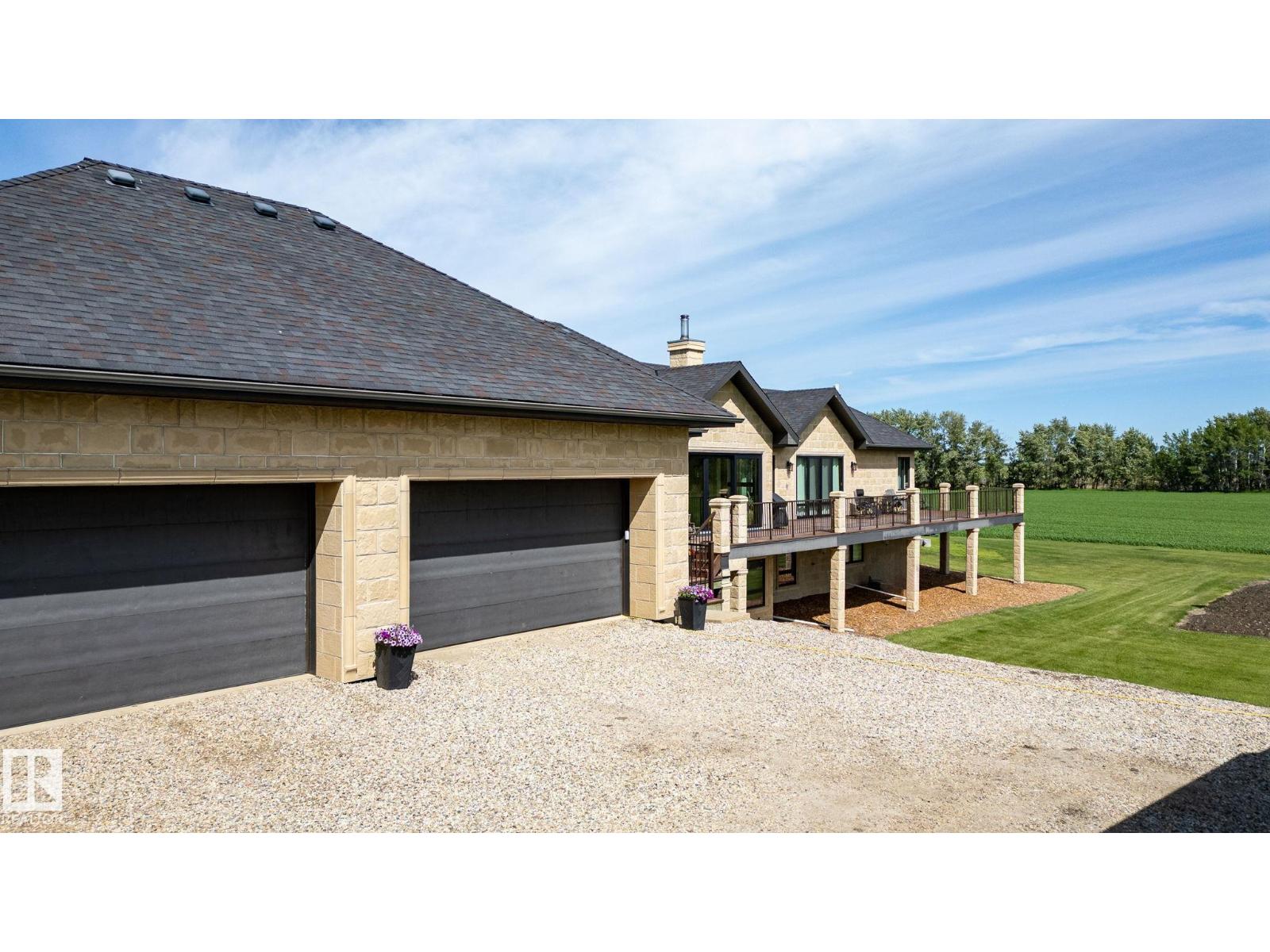 56229 RGE ROAD 242 - 58