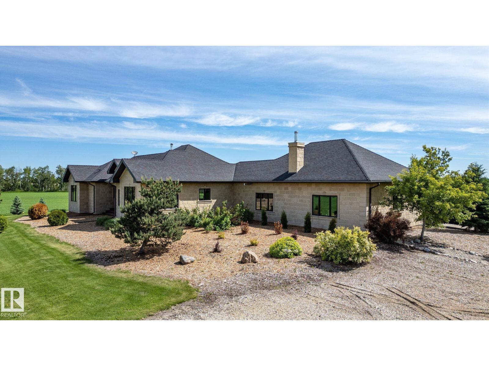 56229 RGE ROAD 242 - 48