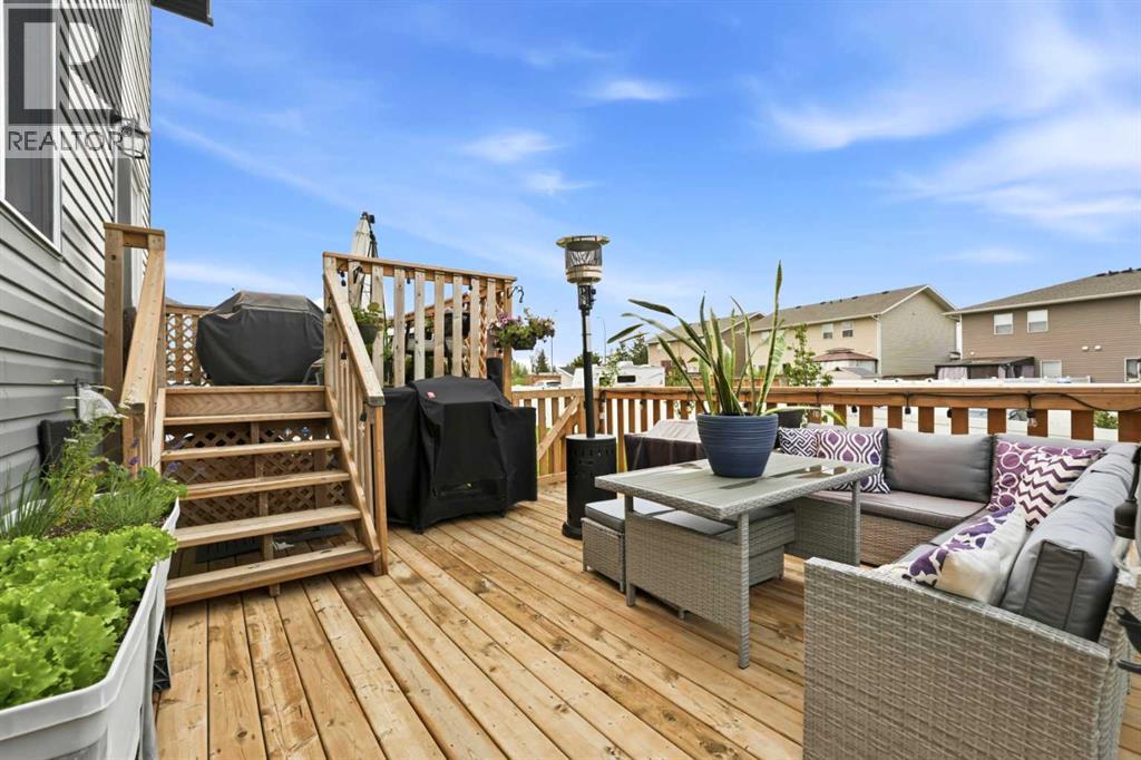 Beautiful two-tier deck