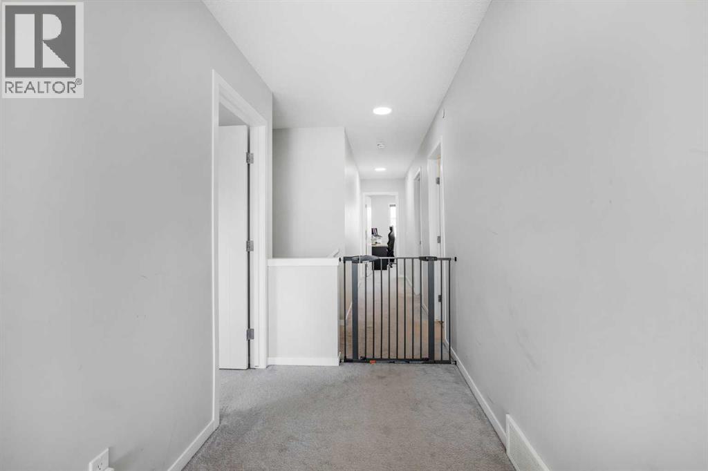 35 Howse Manor NE - 40