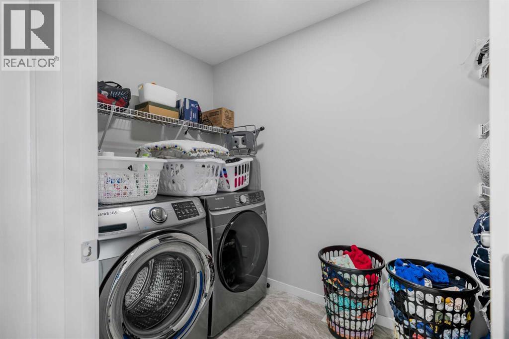 35 Howse Manor NE - 44