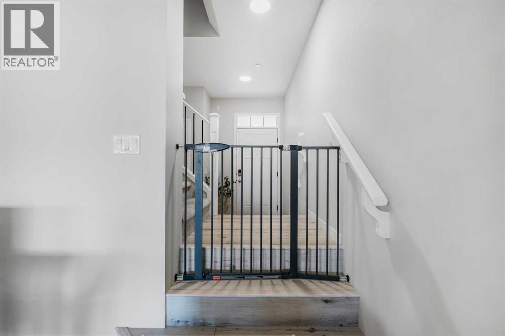 35 Howse Manor NE - 24