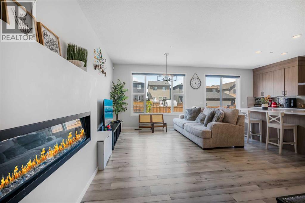 35 Howse Manor NE - 25