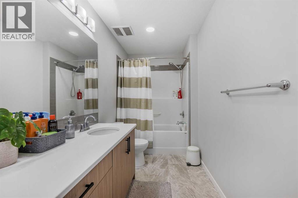 35 Howse Manor NE - 42