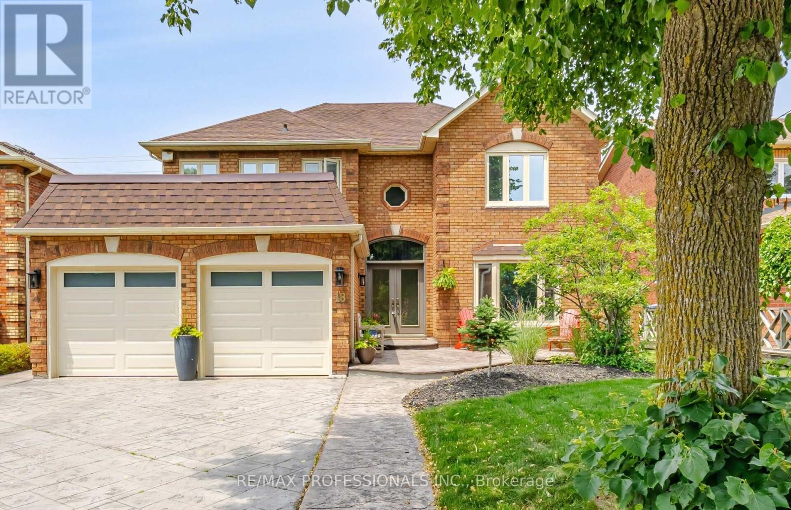 18 KINGFISHER COURT - 1