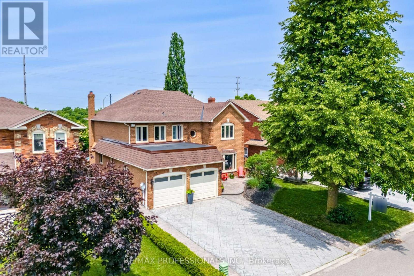 18 KINGFISHER COURT - 2