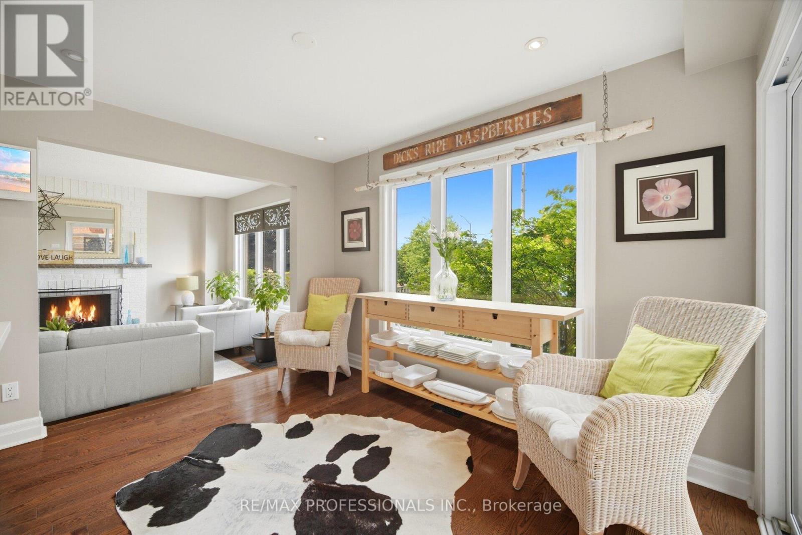 18 KINGFISHER COURT - 20