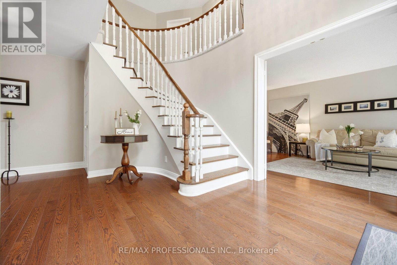 18 KINGFISHER COURT - 26