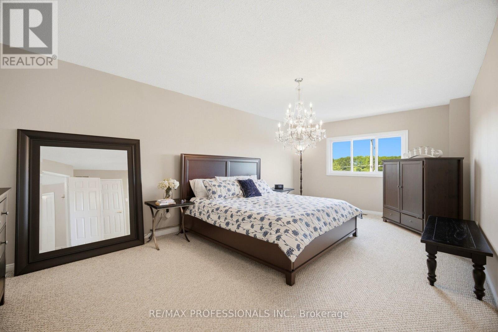 18 KINGFISHER COURT - 28