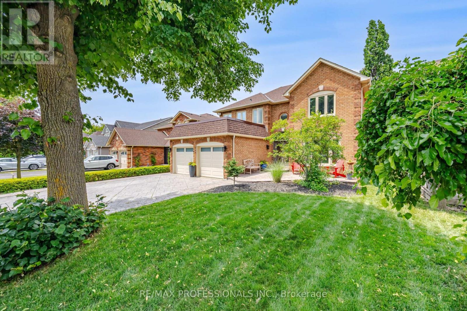 18 KINGFISHER COURT - 3