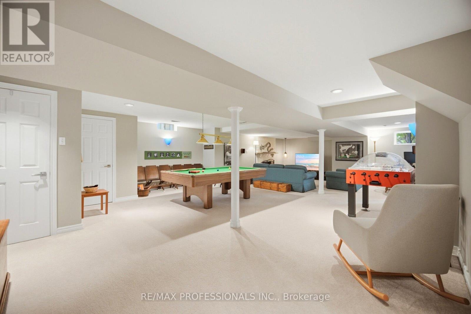 18 KINGFISHER COURT - 38