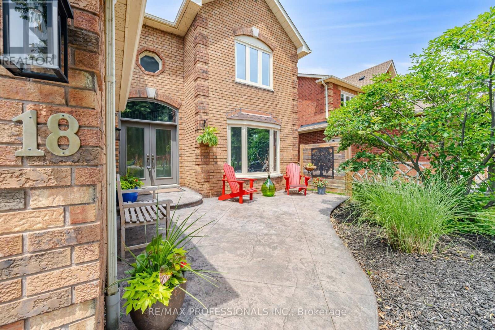 18 KINGFISHER COURT - 4