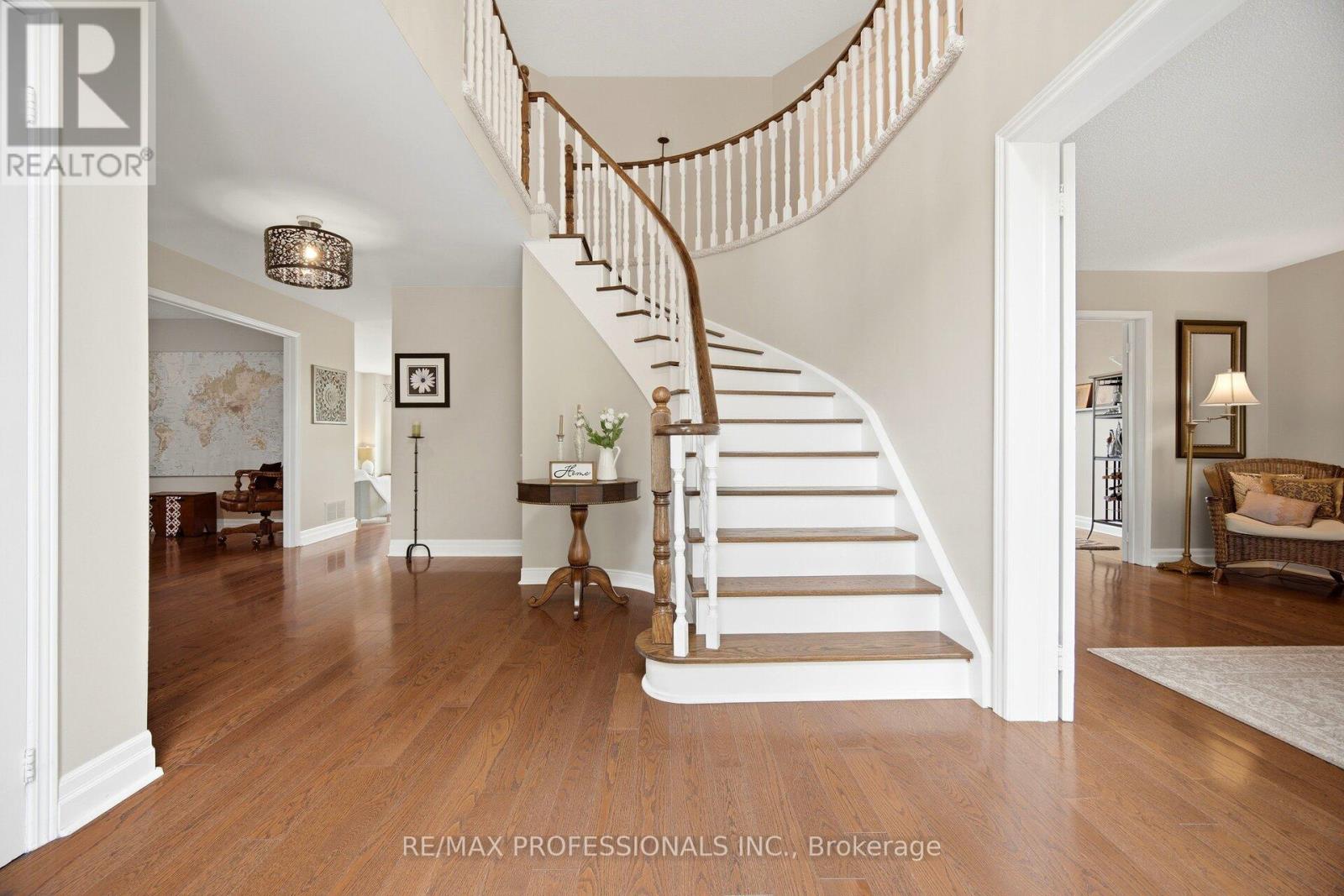 18 KINGFISHER COURT - 7