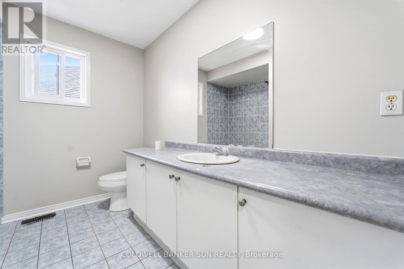 67 TUFTON CRESCENT - 24