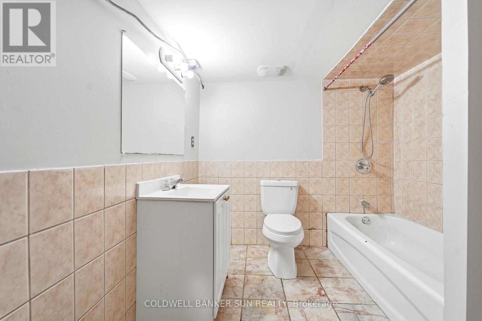 67 TUFTON CRESCENT - 27