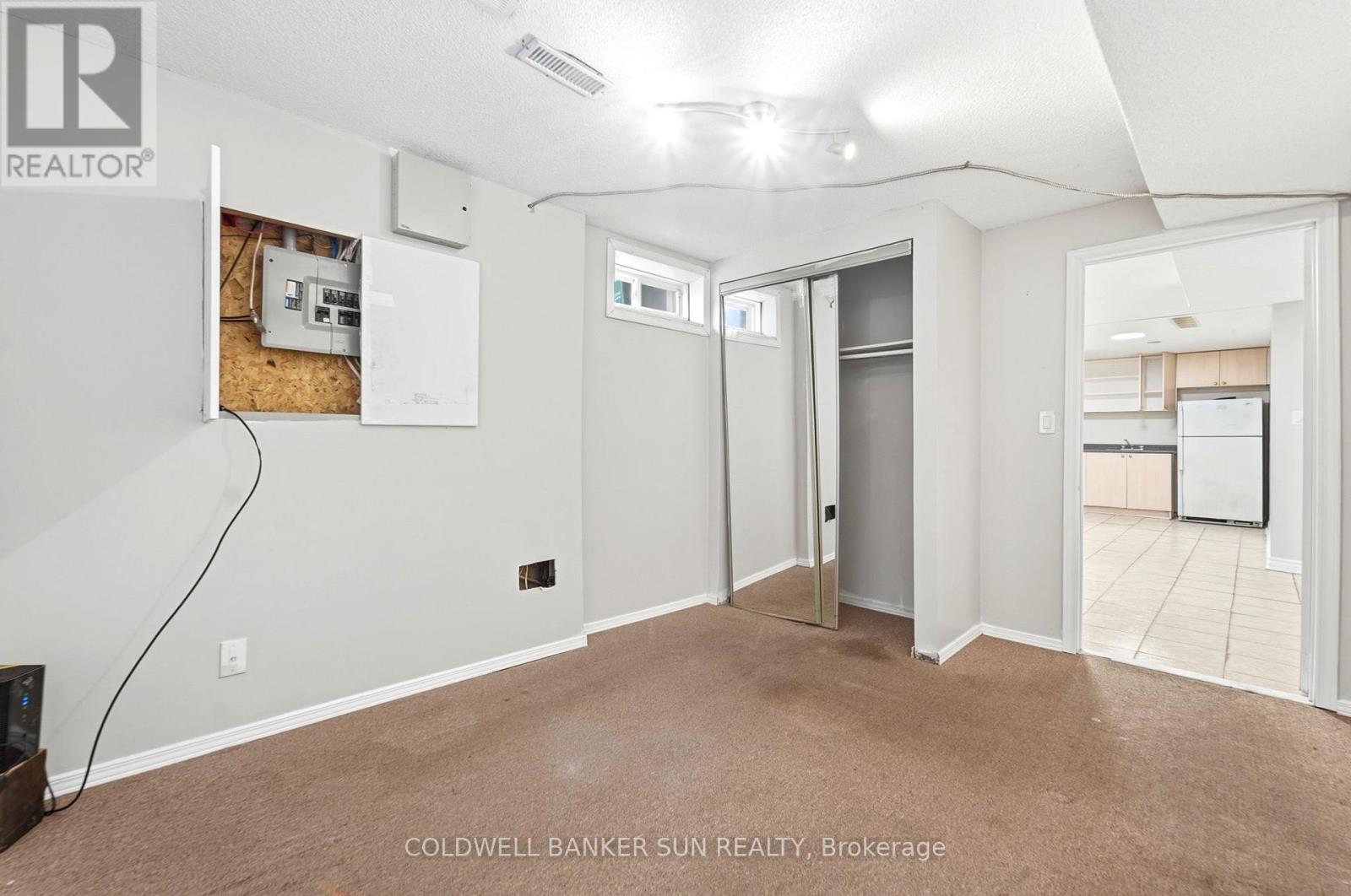 67 TUFTON CRESCENT - 29