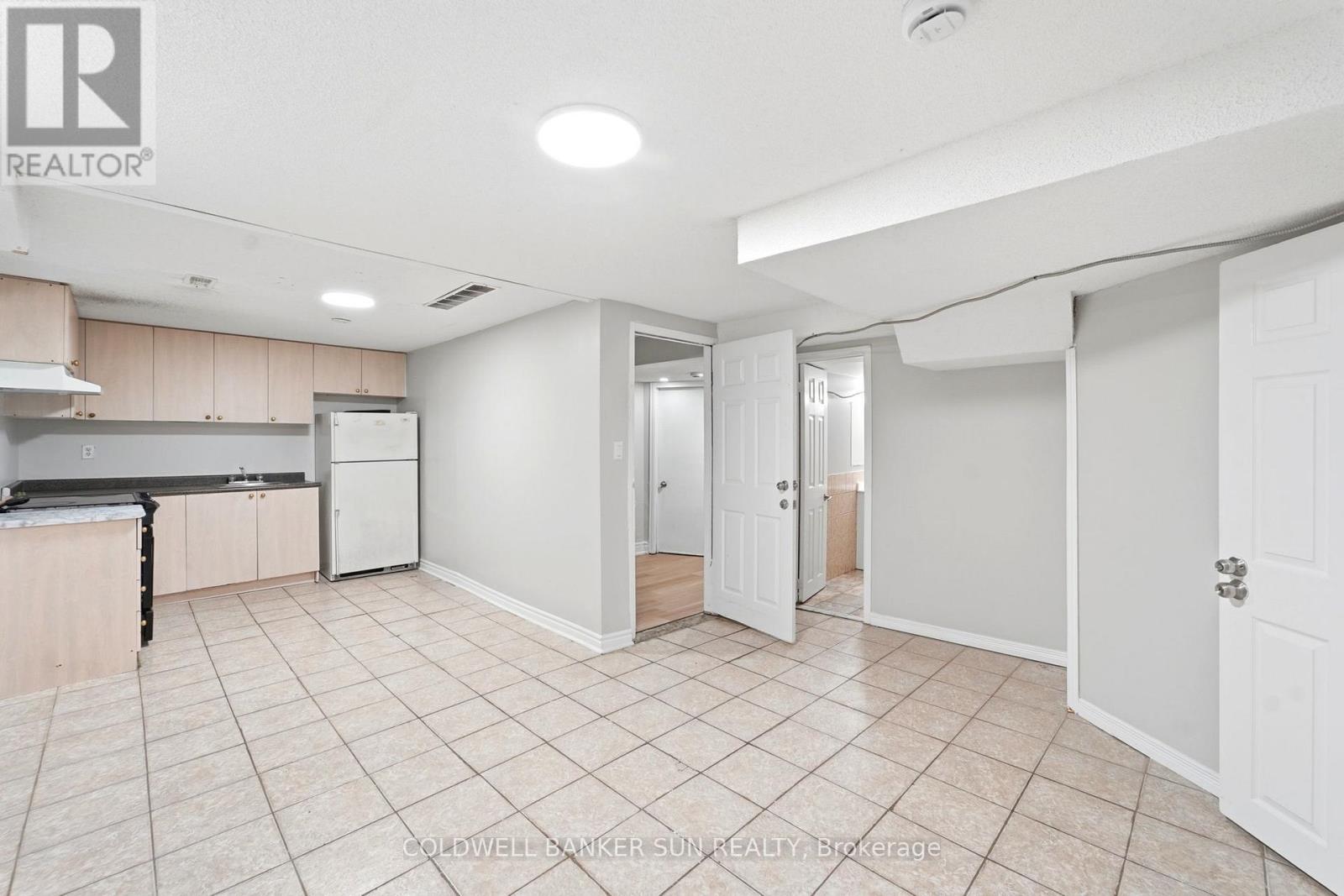 67 TUFTON CRESCENT - 33
