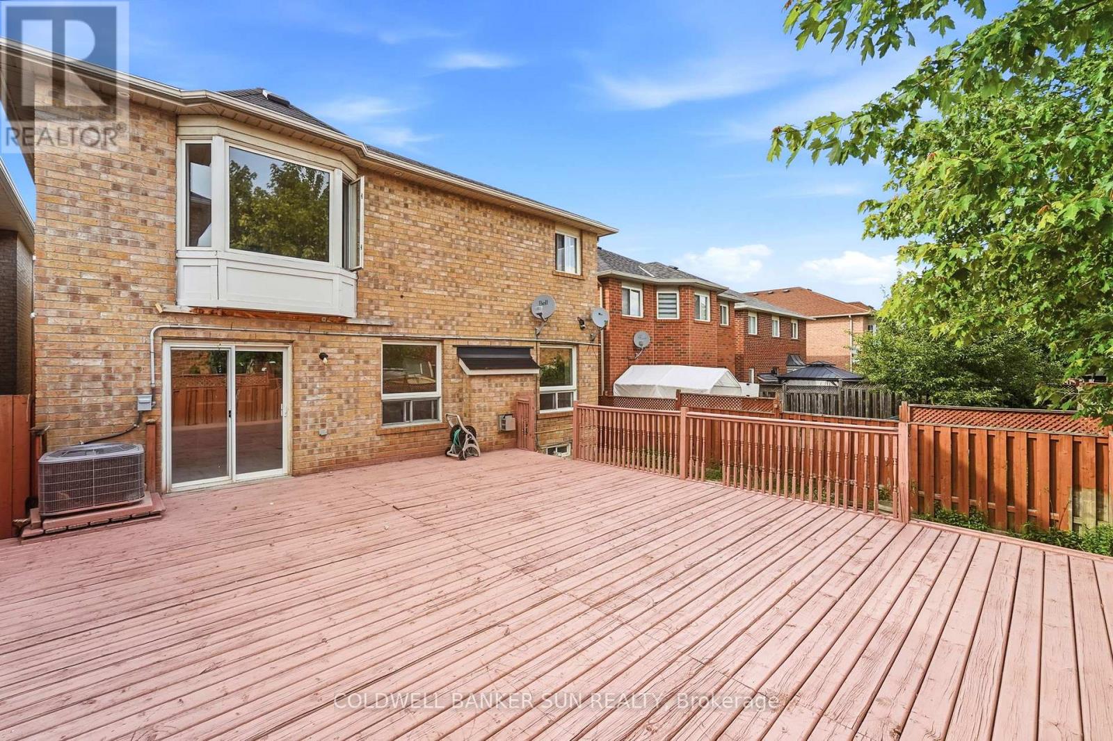67 TUFTON CRESCENT - 38