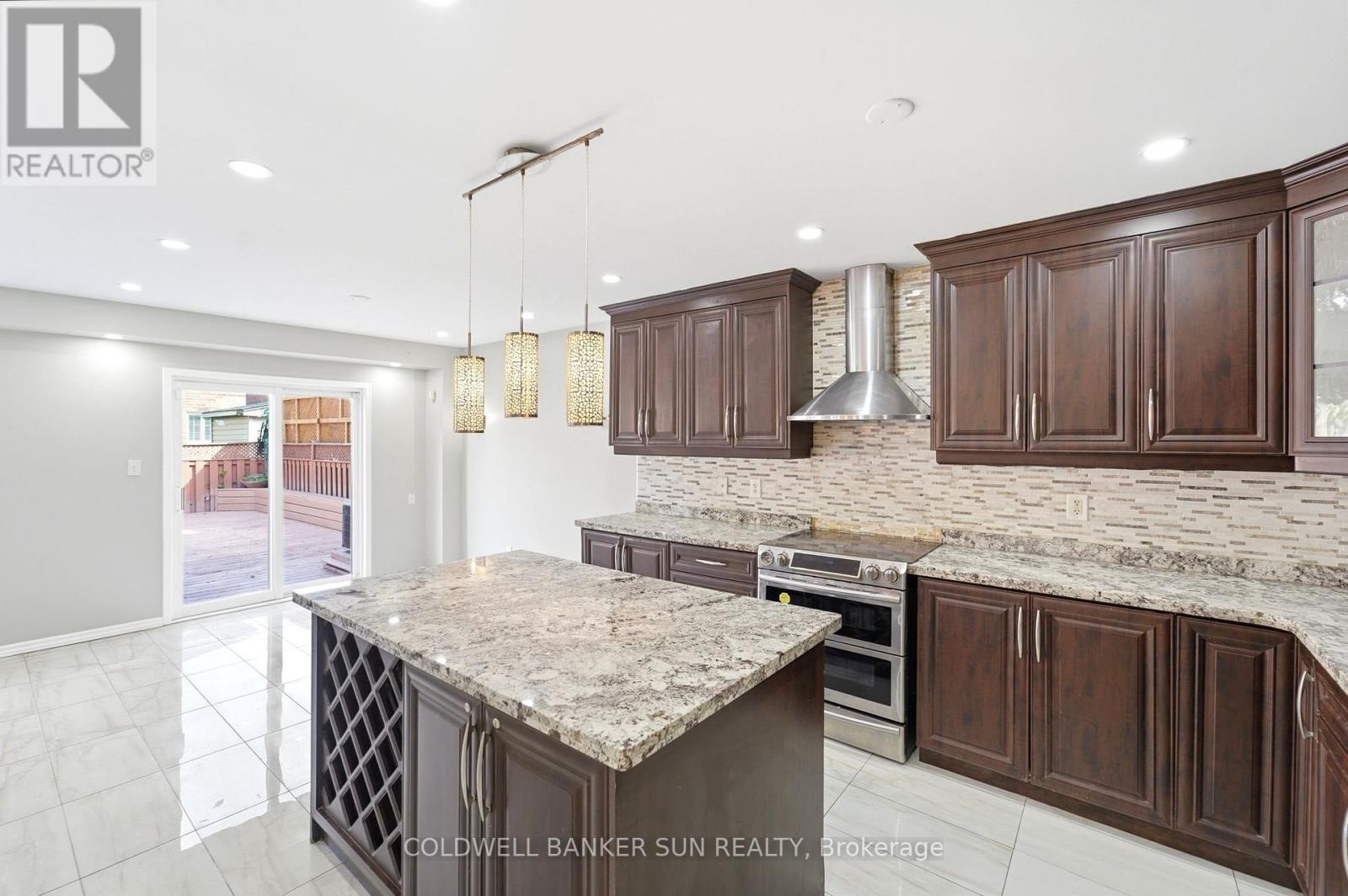 67 TUFTON CRESCENT - 8