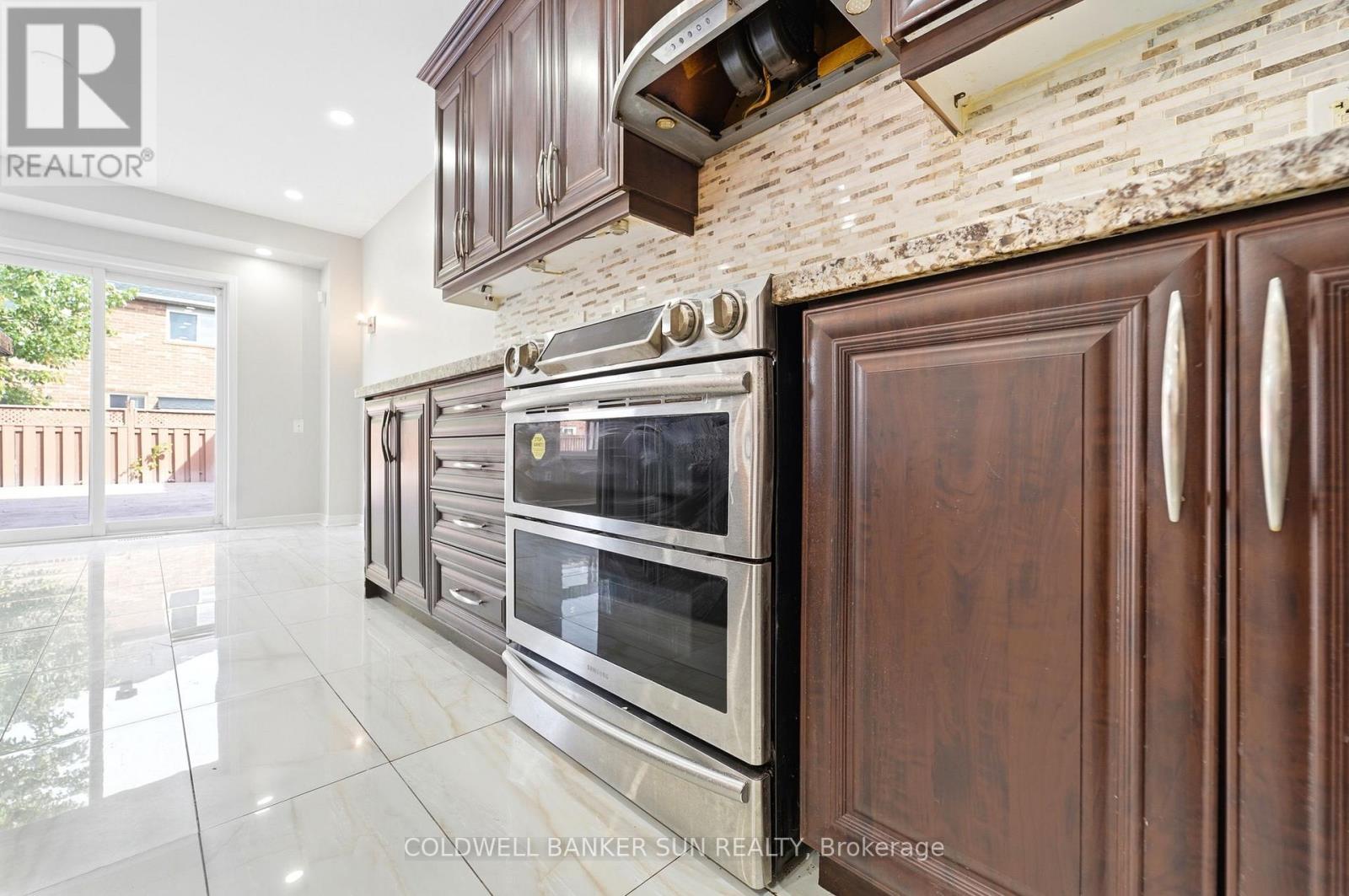 67 TUFTON CRESCENT - 9