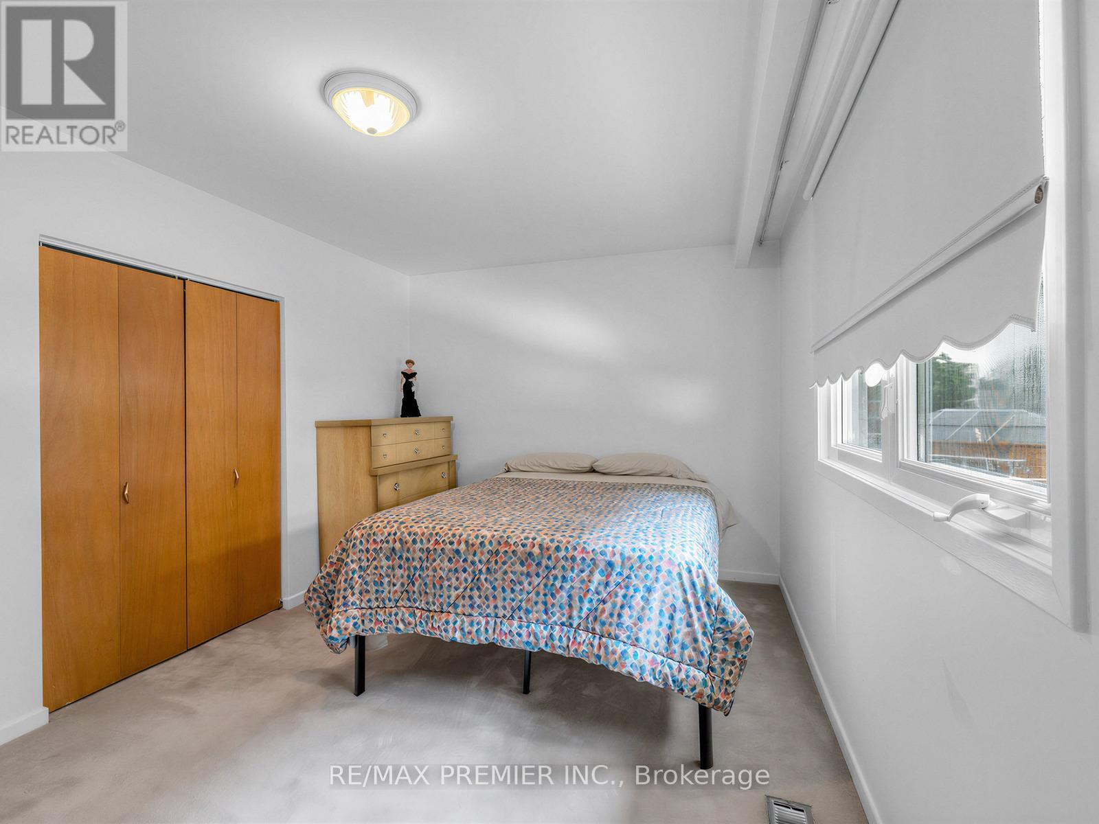 12 GOLDCREST BOULEVARD - 12