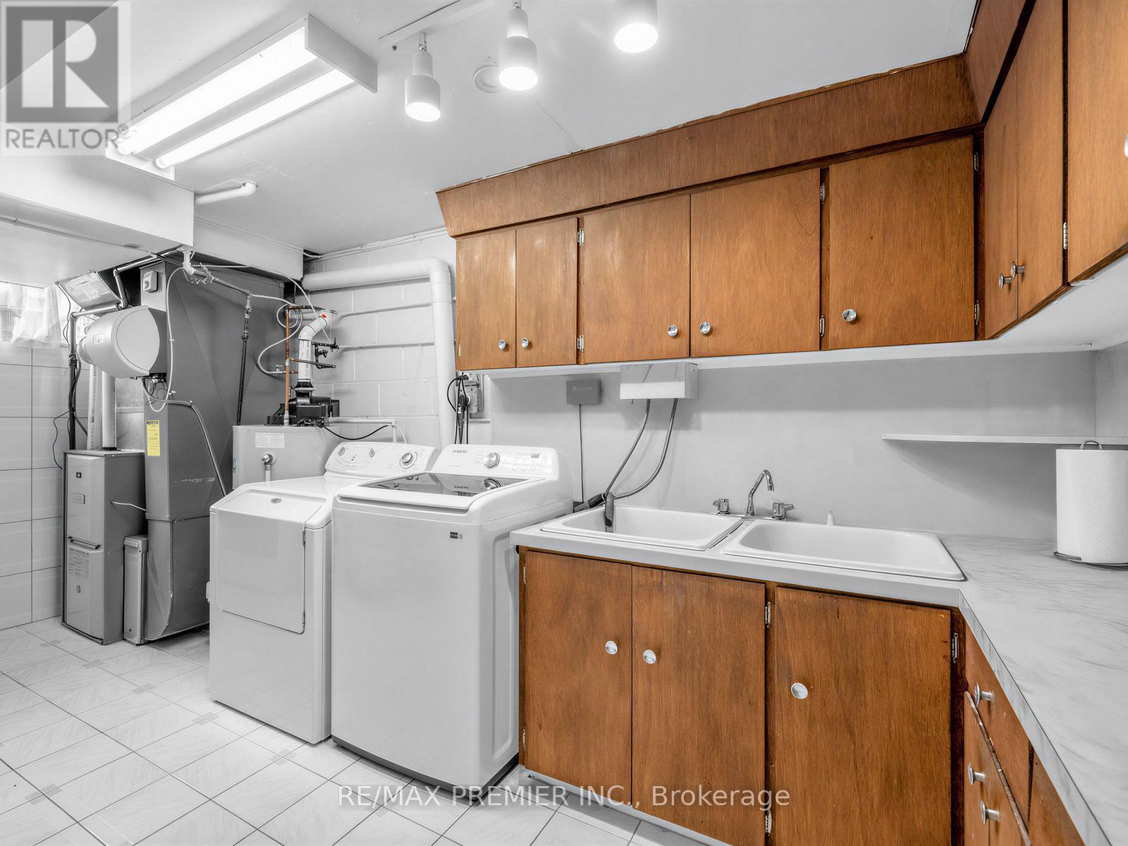 12 GOLDCREST BOULEVARD - 19