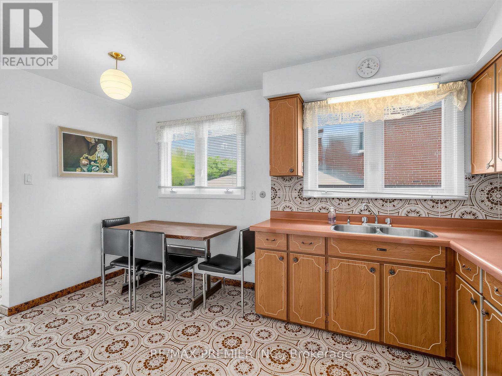 12 GOLDCREST BOULEVARD - 6