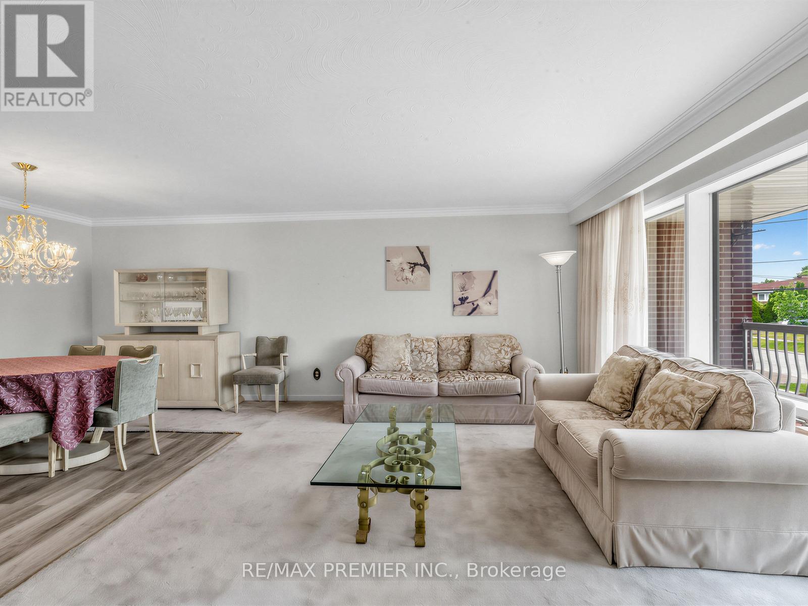 12 GOLDCREST BOULEVARD - 9