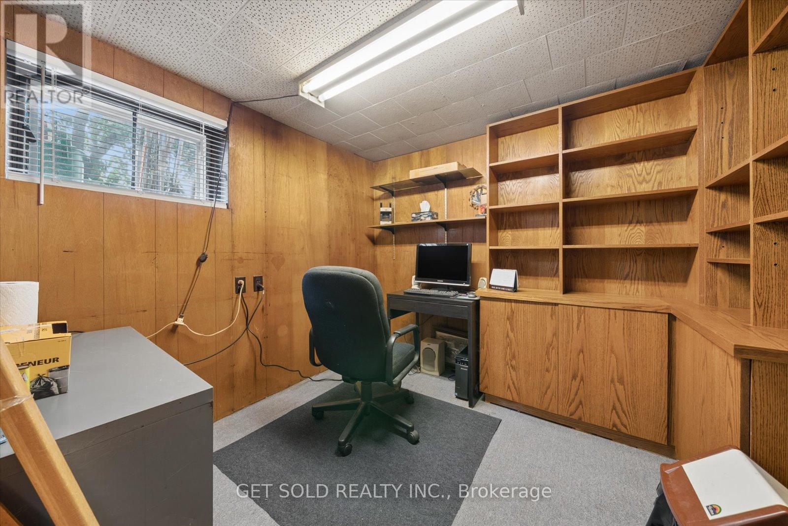 32 CHECKENDON DRIVE - 30