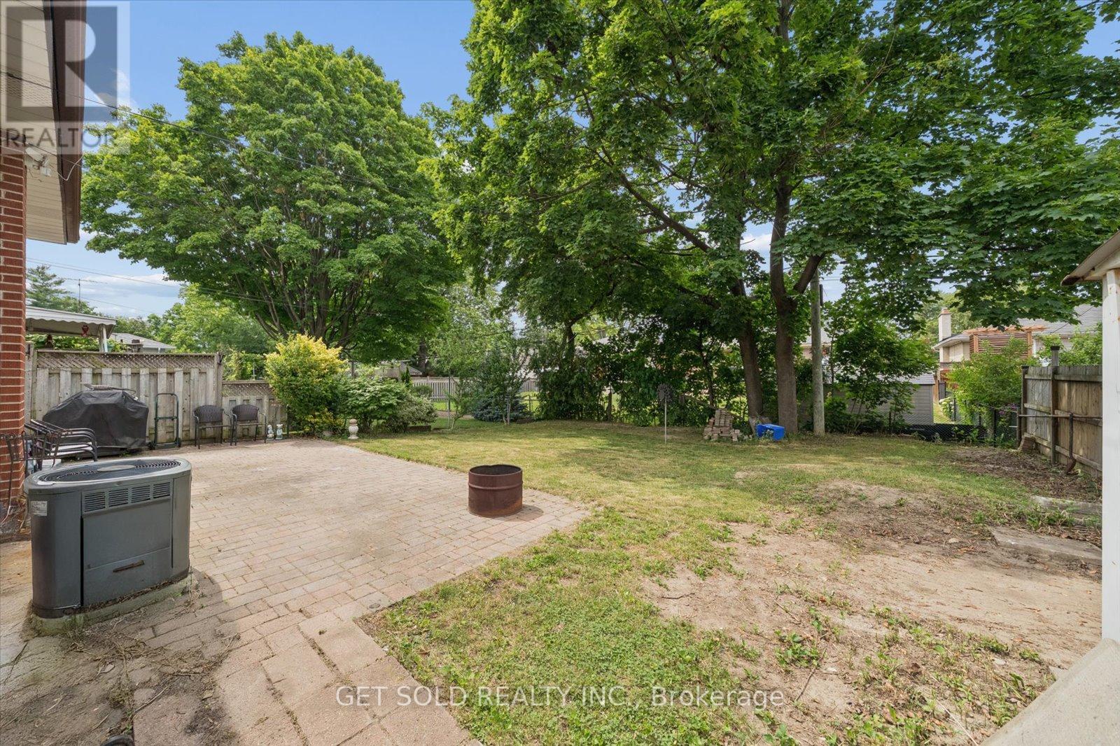 32 CHECKENDON DRIVE - 34