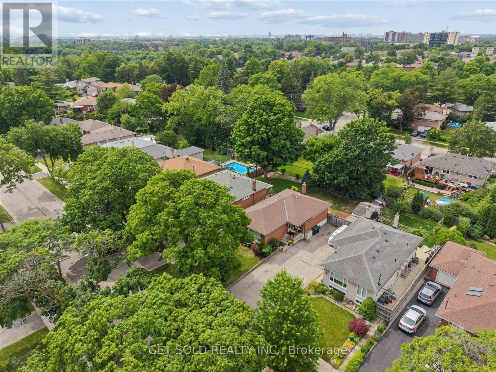 32 CHECKENDON DRIVE - 45