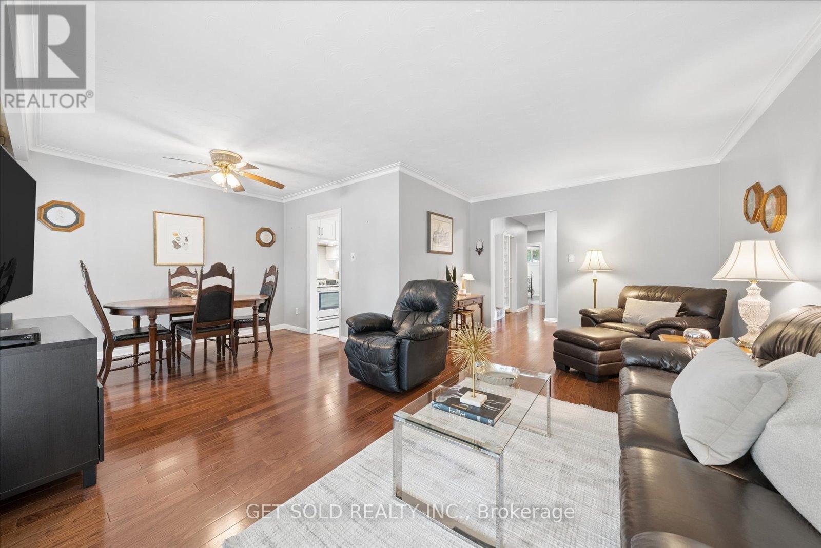 32 CHECKENDON DRIVE - 9