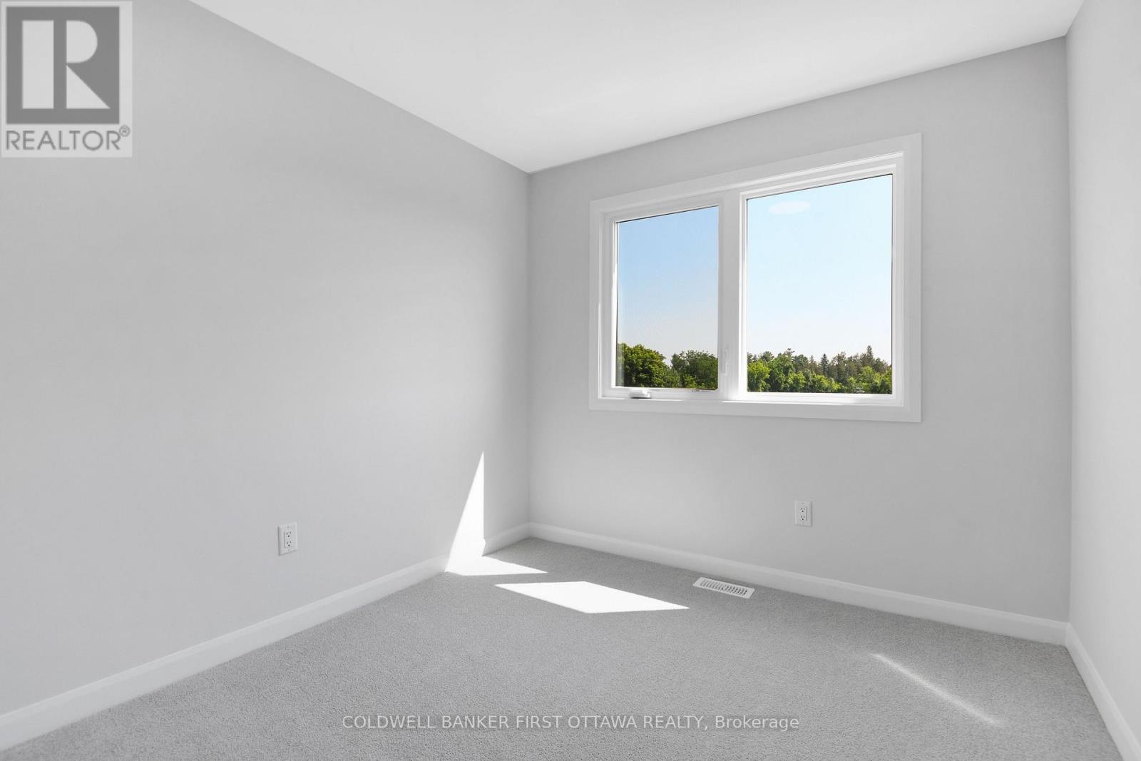 House for Rent in Ottawa – 285 BANKSIDE WAY N, Ottawa – By Peter Sagos - Image 11