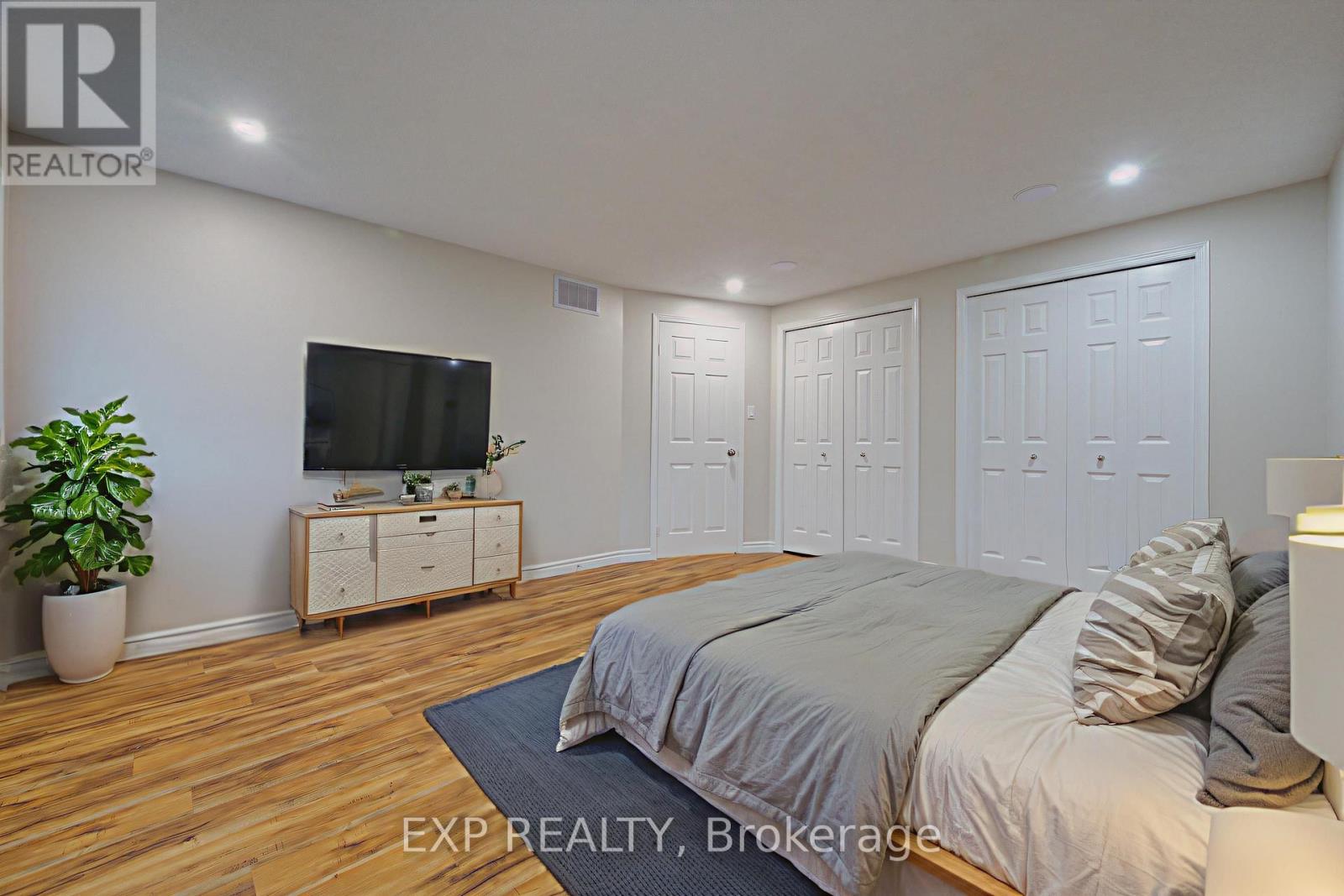379 VERONICA DRIVE - 17