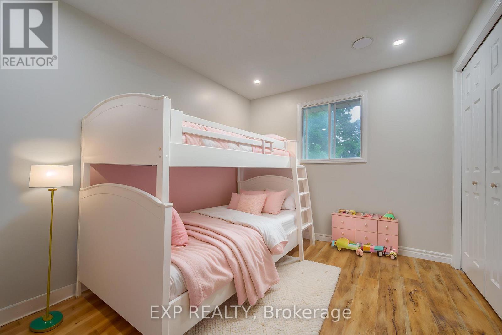 379 VERONICA DRIVE - 19