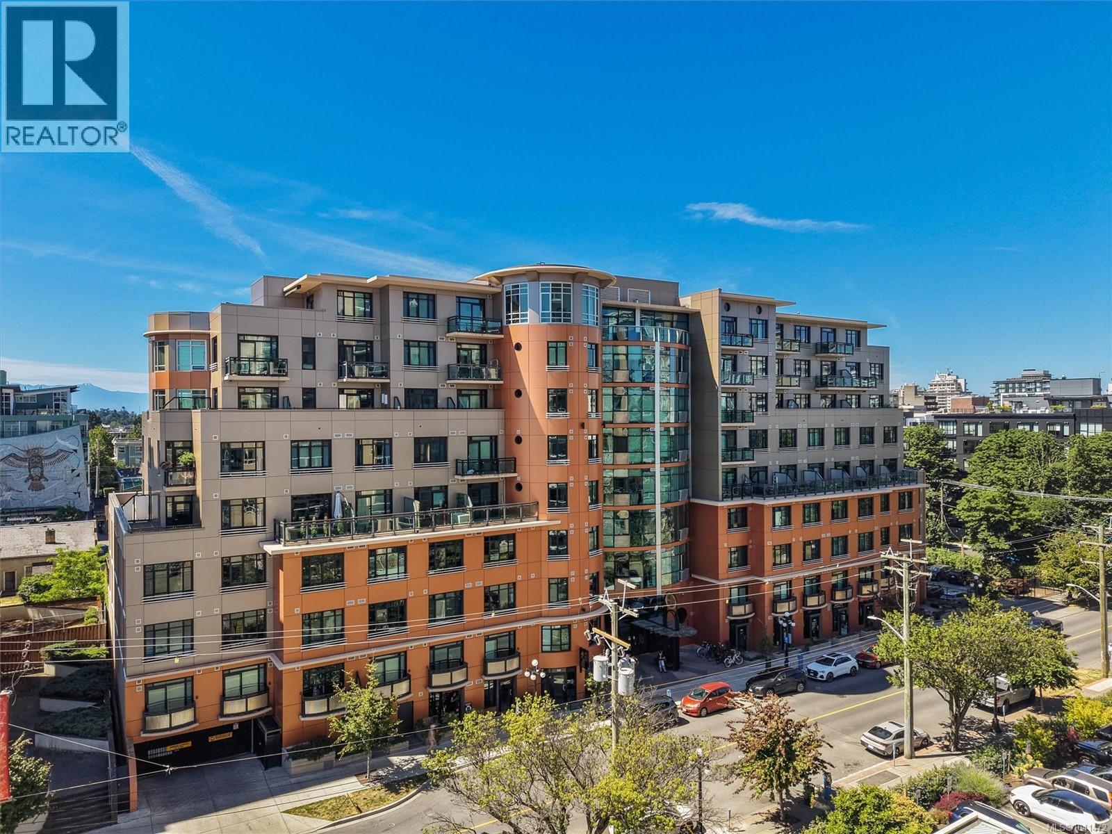 #704 1029 View St - 2