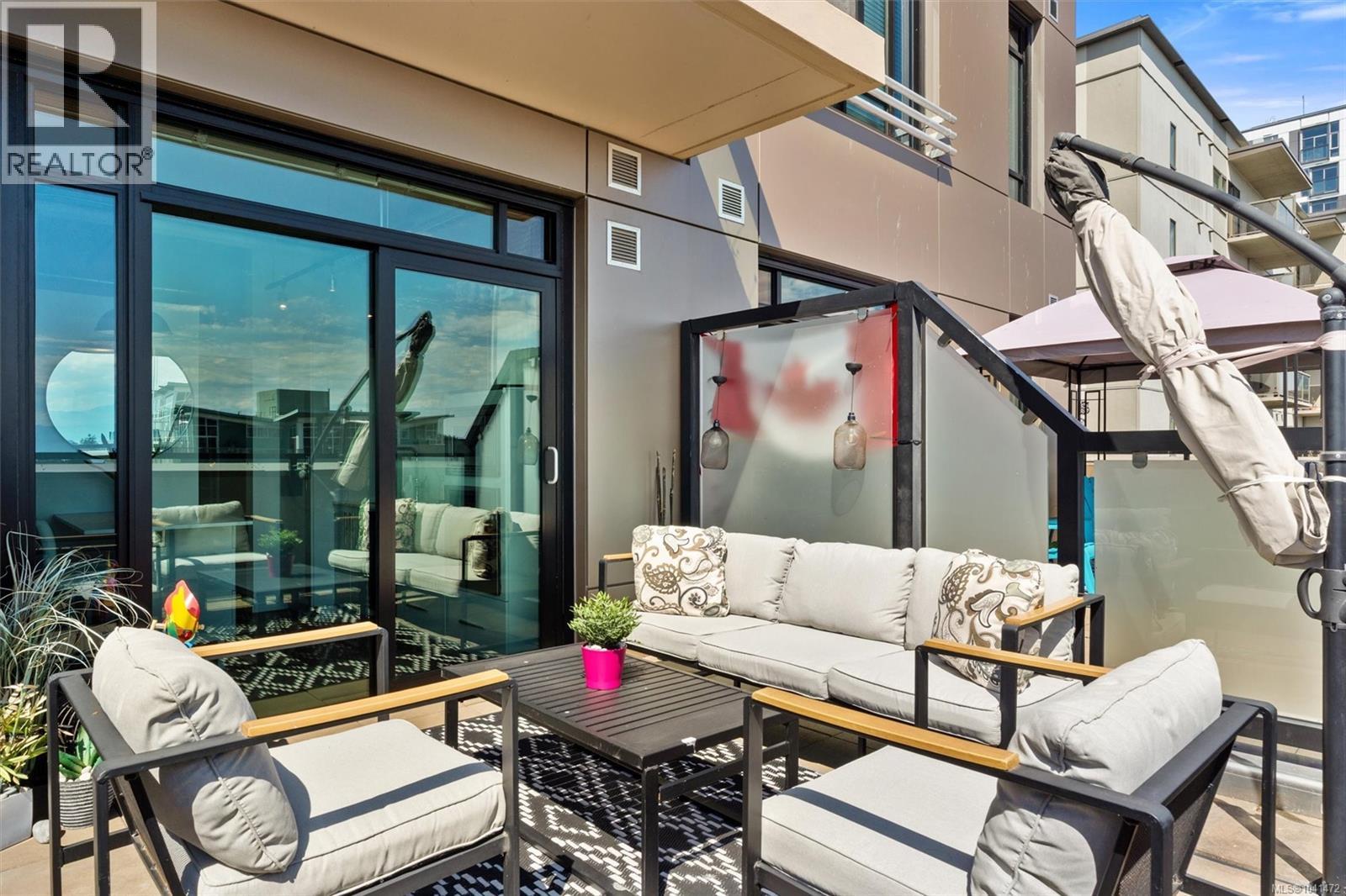 #704 1029 View St - 26