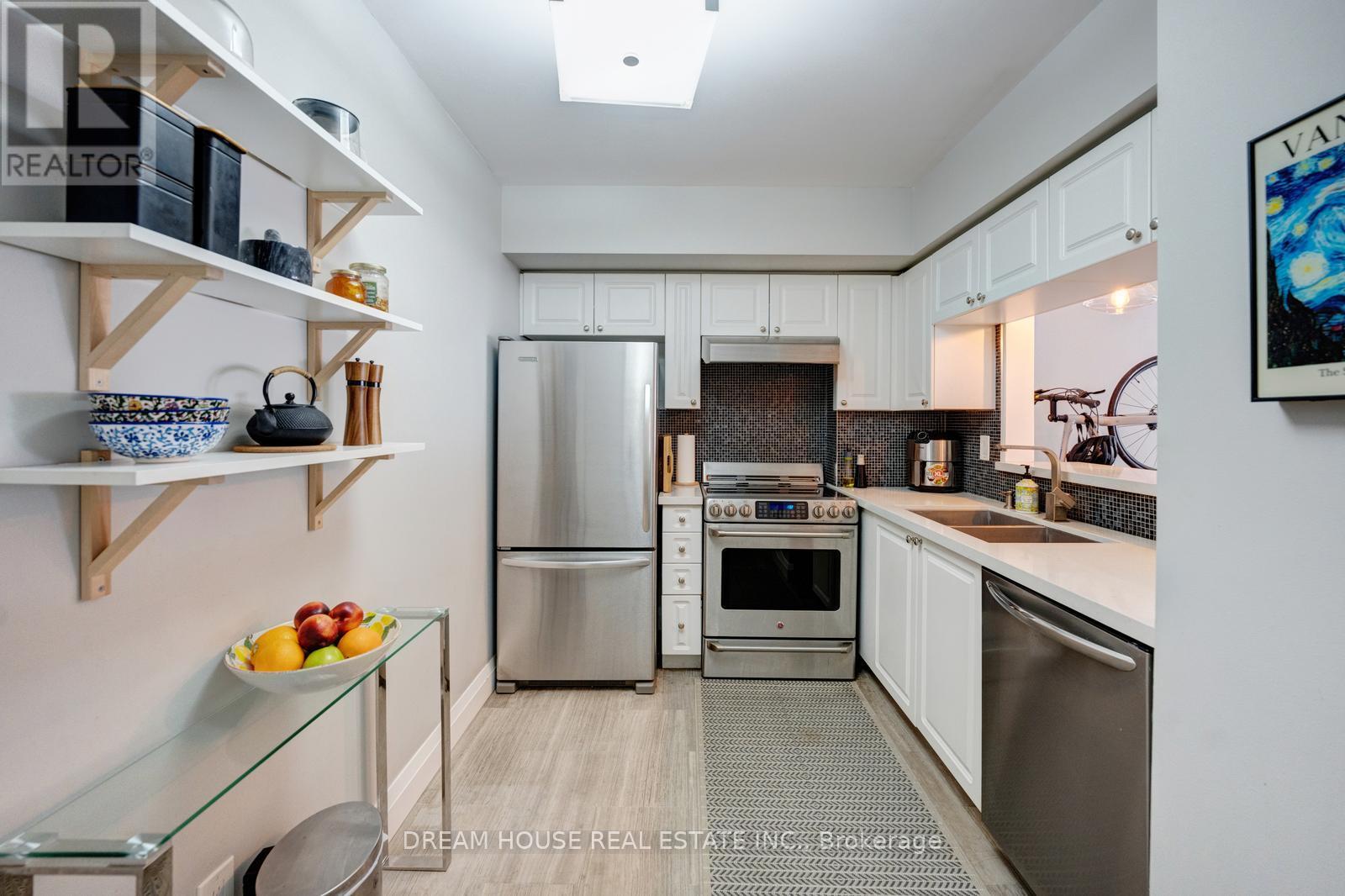 #1008 5 EVERSON DRIVE - 7
