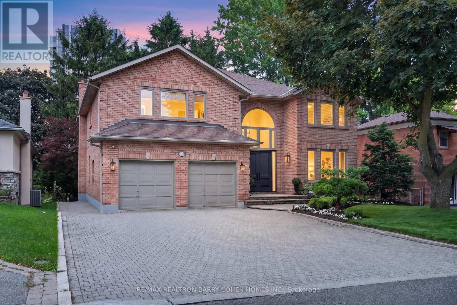 110 UPPER CANADA DRIVE - 1
