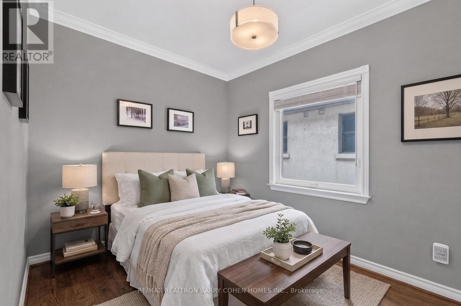 110 UPPER CANADA DRIVE - 18