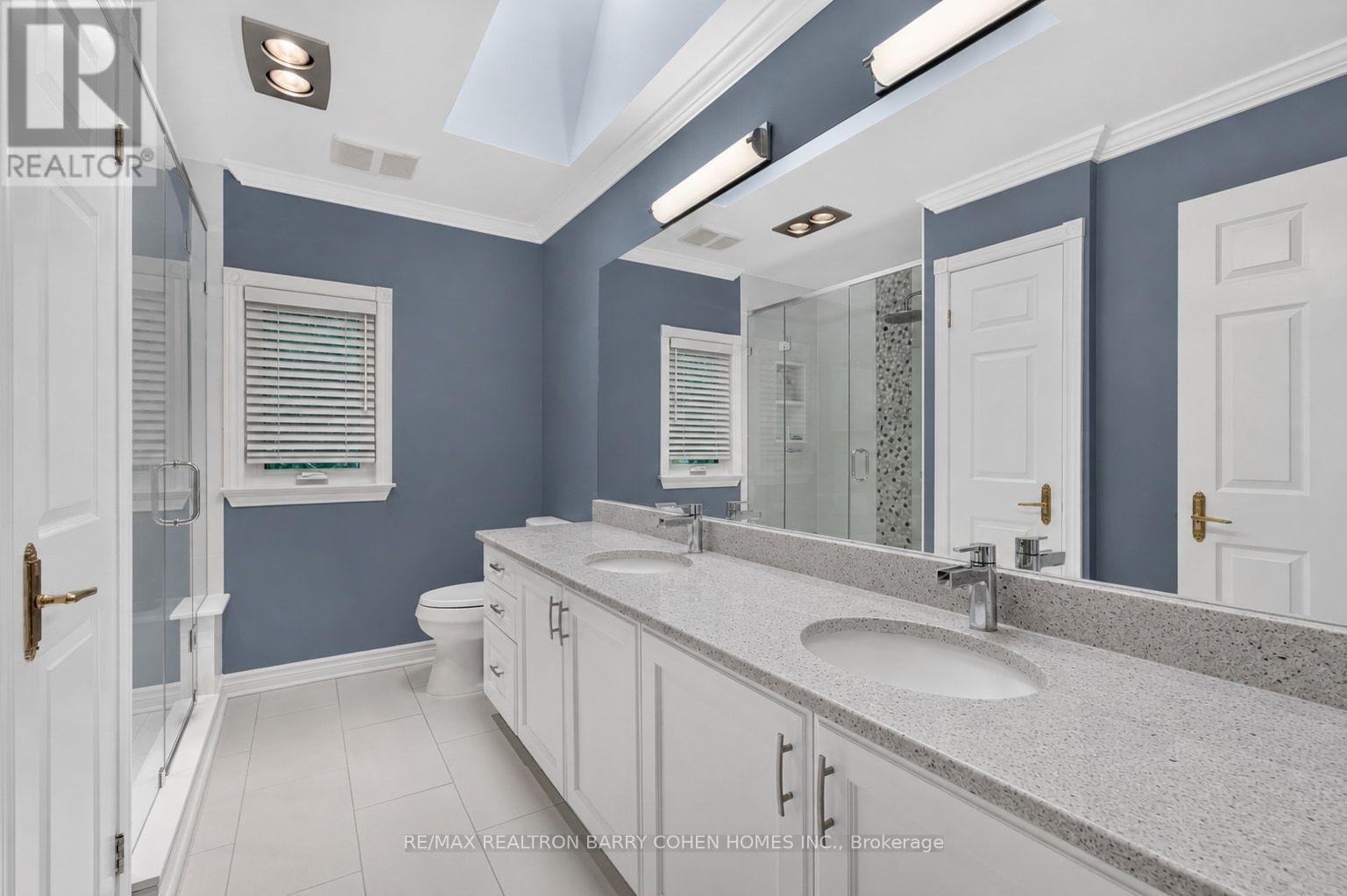110 UPPER CANADA DRIVE - 26