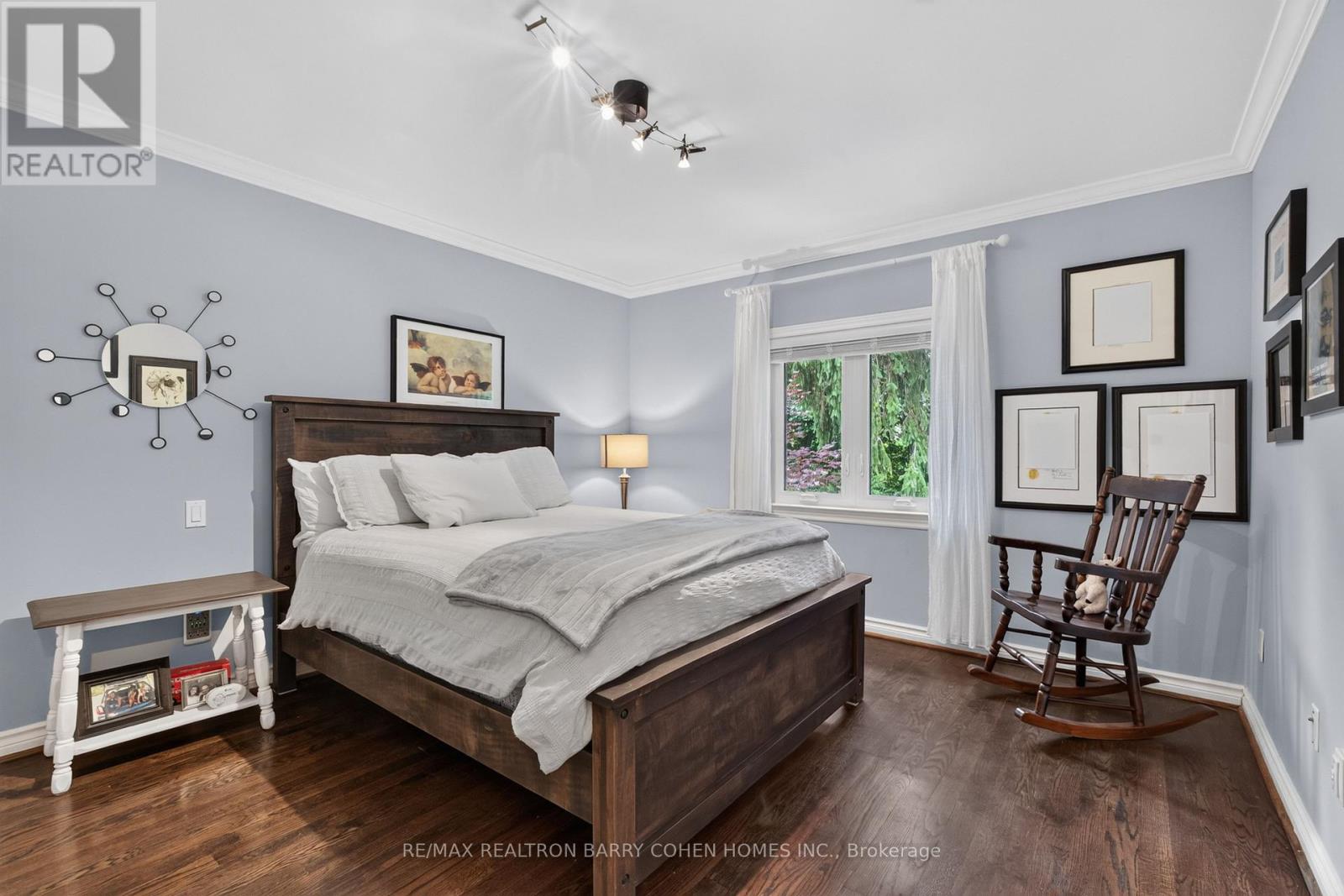 110 UPPER CANADA DRIVE - 29